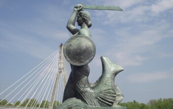 Warszawa-Pomnik_Syreny_-_panoramio